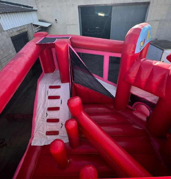 structure-gonflable-hello-kitty-enfants-2